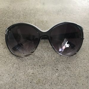 Jessica Simpson sunglasses